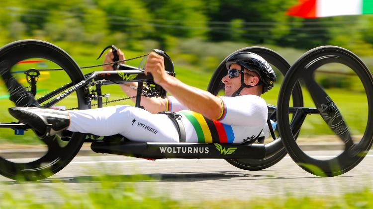 Meet Jetze Plat, the full-time para-cyclist and para-triathlete