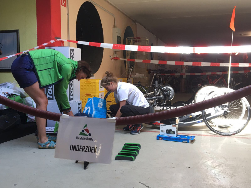 Handbike-instellingen en het vóórkomen van problemen met zitten en rijden