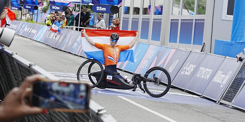 Mitch Valize (Tokio en Parijs) en Ernst van Dyk (Rio) gaan de sportieve strijd aan